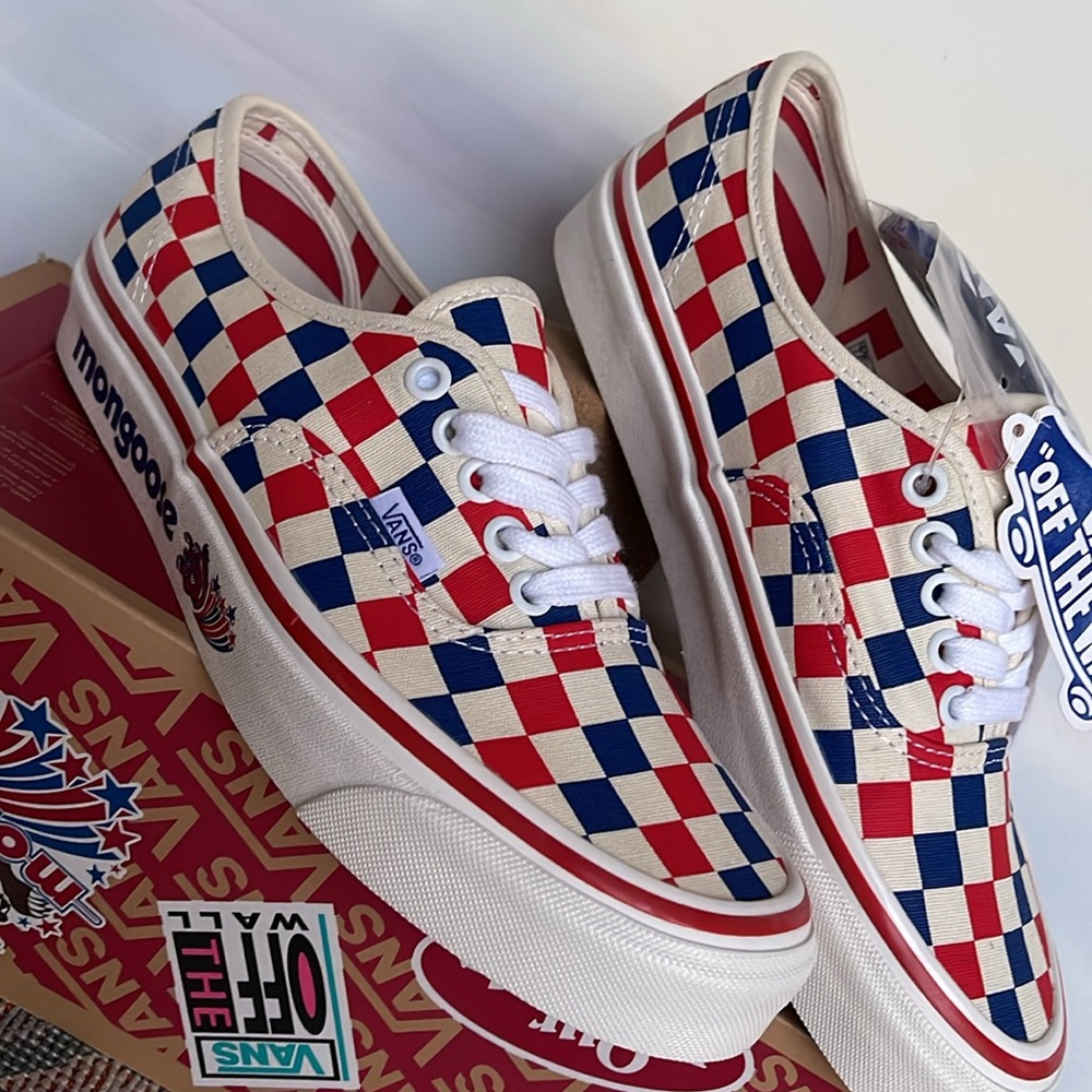 Vans WMNS Authentic 44 D
Our Legends Mongoose Red/ VN0A4BVYRDB
Sneakers - Picture 7 of 16